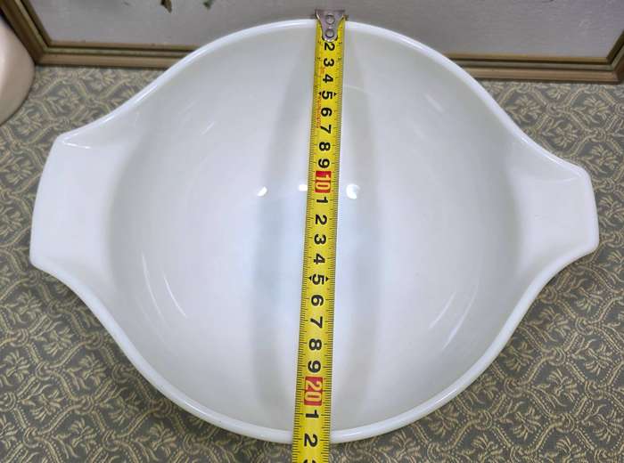 Vintage Pyrex made in the USA Nesting Bowls set of 3