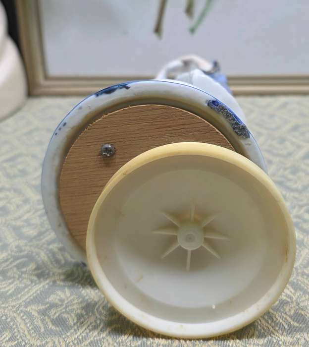 Vintage Blue and White Victorian Lady Porcelain Figurine Music Box | 02 |