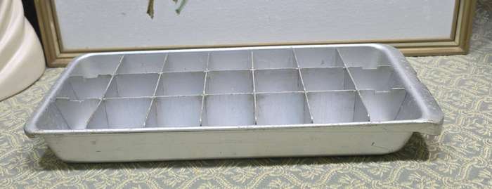 Metal Ice Tray | Vintage |