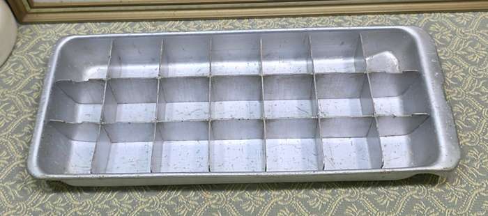Metal Ice Tray | Vintage |