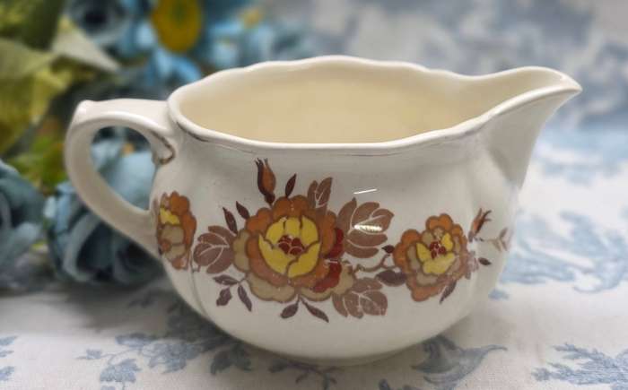 ROYAL DOULTON POURER