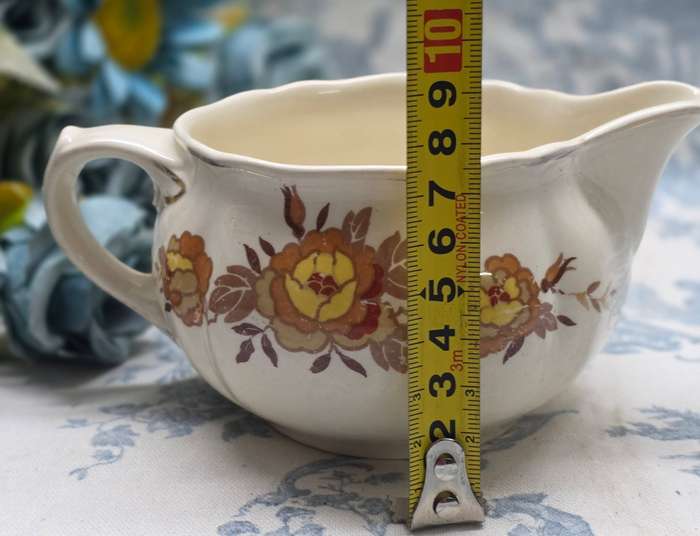 ROYAL DOULTON POURER