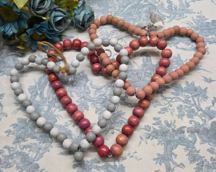 3 WOODEN BEADS HEARTS | PATIO | ORNAMENTS |