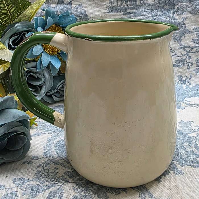 ENAMEL MILK POURER
