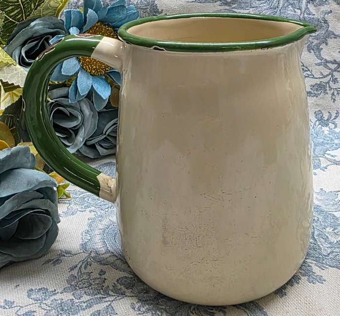 ENAMEL MILK POURER
