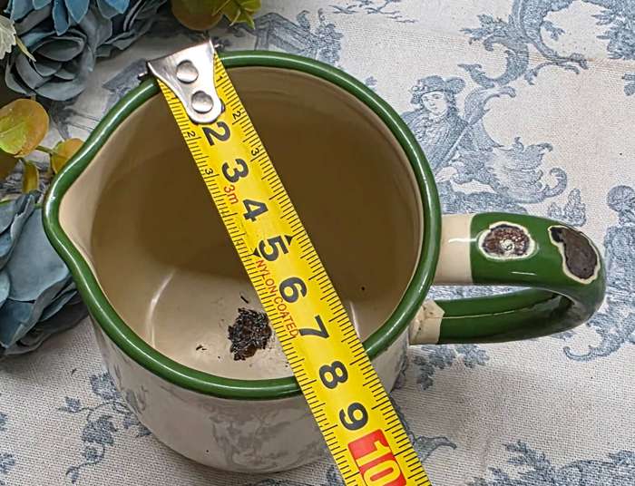 ENAMEL MILK POURER