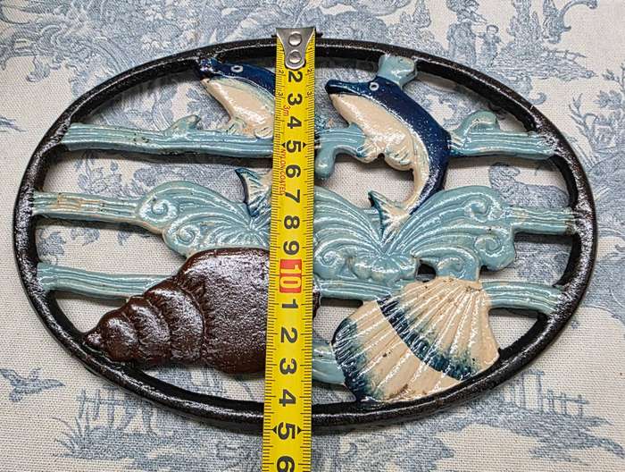 CAST IRON TRIVET