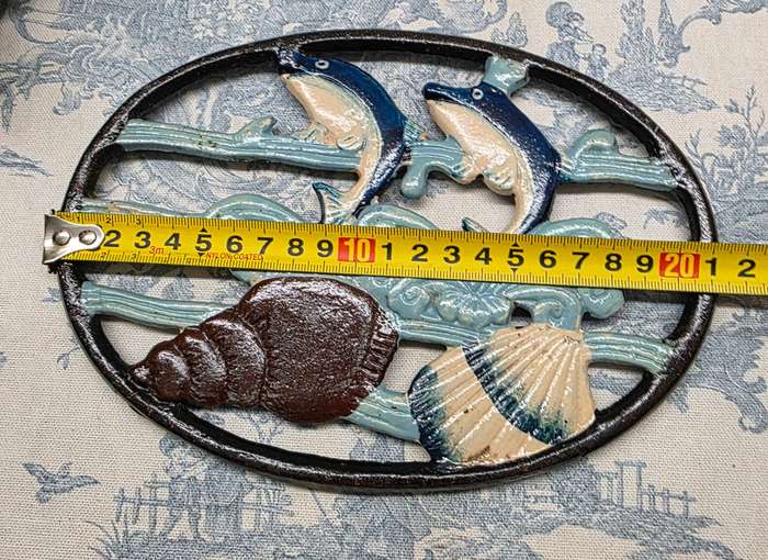 CAST IRON TRIVET