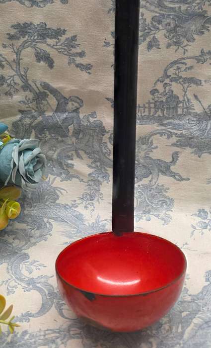 VINTAGE ENAMEL SOUP LADLE | DECOR | KITCHENALIA |