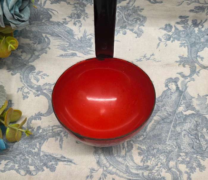 VINTAGE ENAMEL SOUP LADLE | DECOR | KITCHENALIA |
