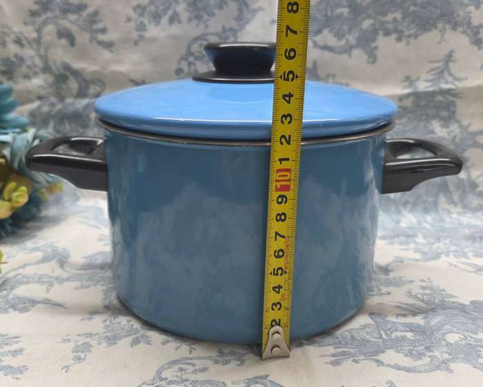 Vintage Baby Blue Pot with Lid