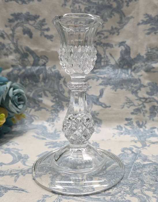 STUNNING GLASS CANDLE HOLDER | 10 X 17 CM HIGH |