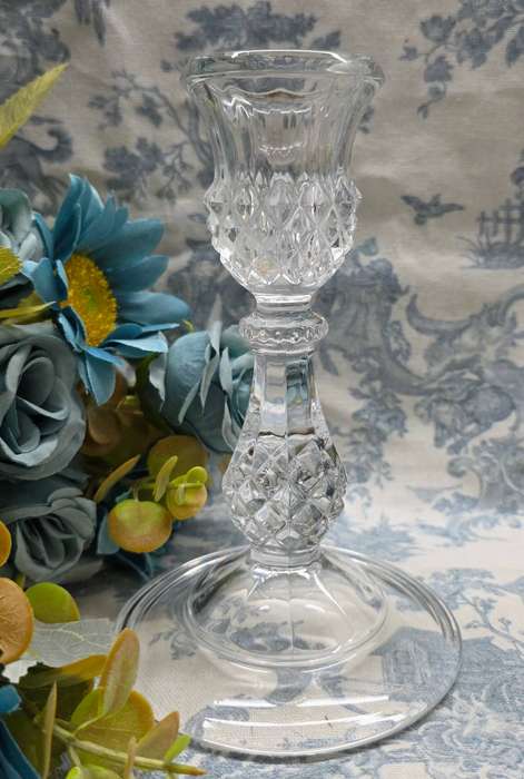 STUNNING GLASS CANDLE HOLDER | 10 X 17 CM HIGH |