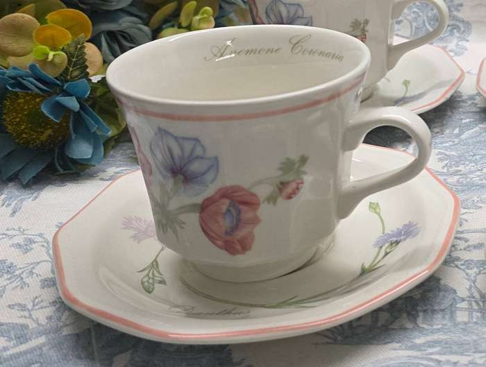 Churchill CUPS & SAUCERS