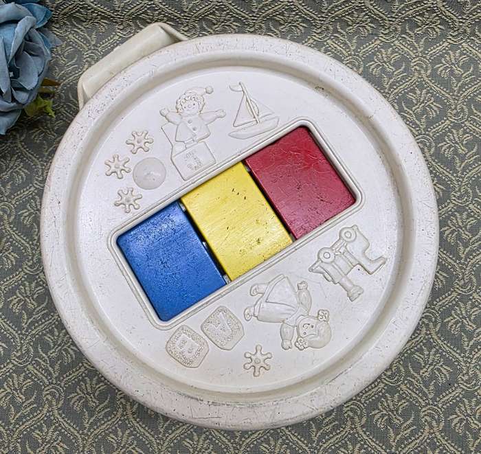 Vintage TOY Fisher-Price 1976  DRUM