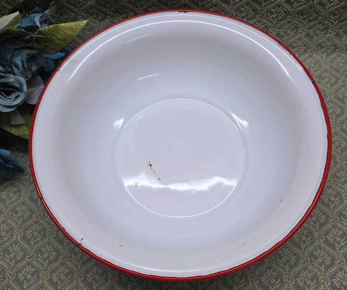 VINTAGE ENAMEL BOWL