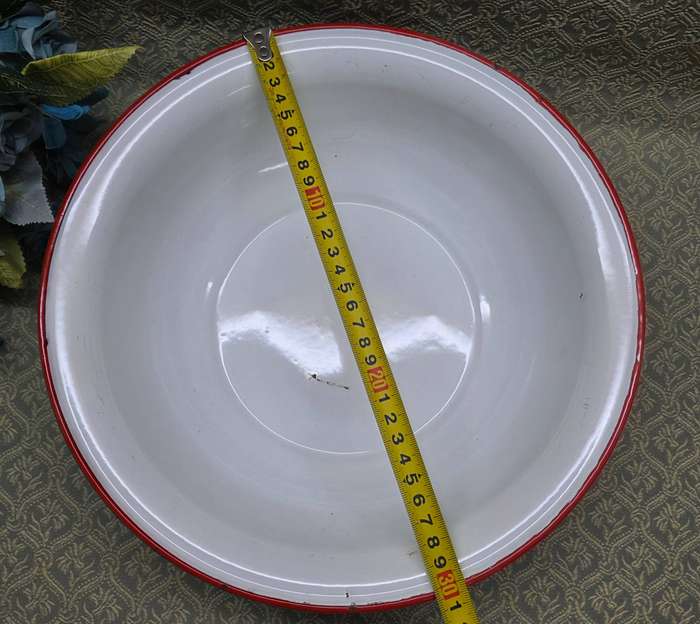 VINTAGE ENAMEL BOWL