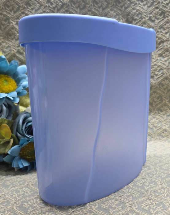 BLUE TUPPERWARE CONTAINER