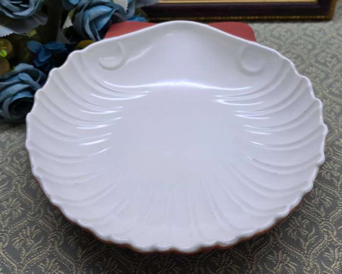 POOLE POTTERY LARGE SCALLOP SHELL SHAPED DISH