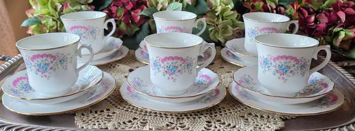 Queen Anne Set With Pink & Blue Flowers