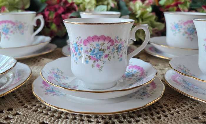 Queen Anne Set With Pink & Blue Flowers