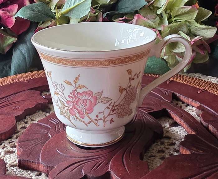 Royal Doulton Lisette H5082  The Romance Collection (1981) Tri-Set | 02 |