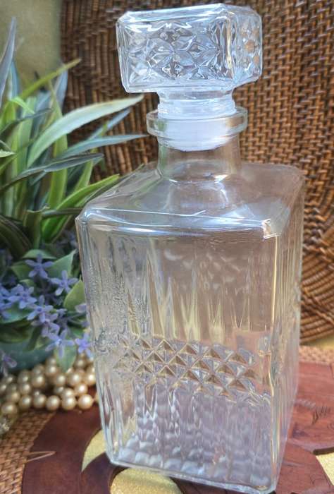 GLASS DECANTER | 01 |
