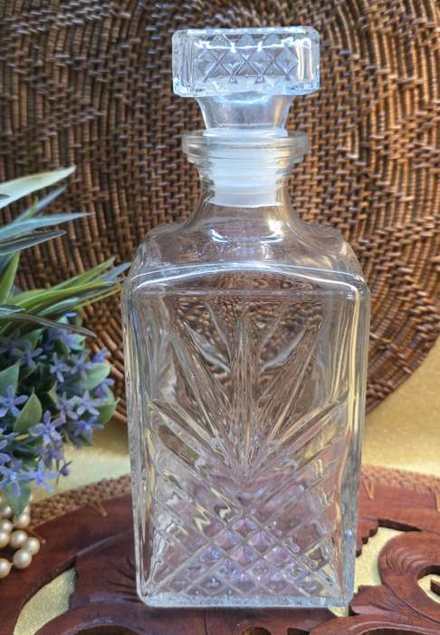 GLASS DECANTER | 02 |