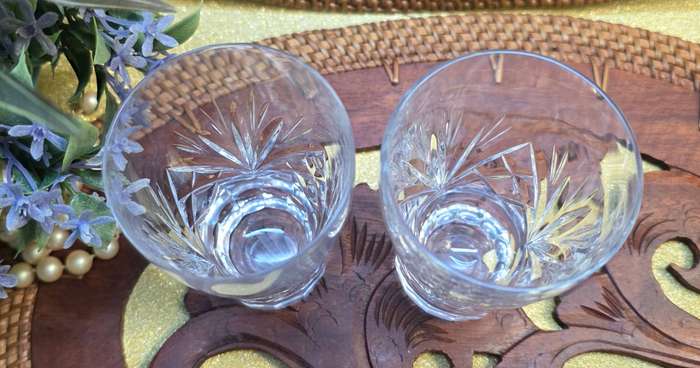 CRYSTAL GLASSES