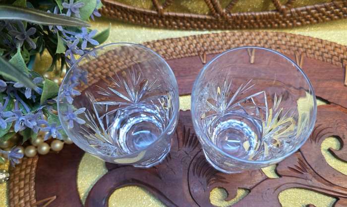 CRYSTAL GLASSES