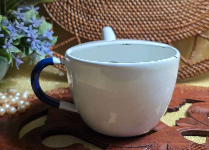 Antique enamelled medicine cup - marked Kockum Sweden 10cm