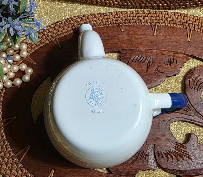 Antique enamelled medicine cup - marked Kockum Sweden 10cm