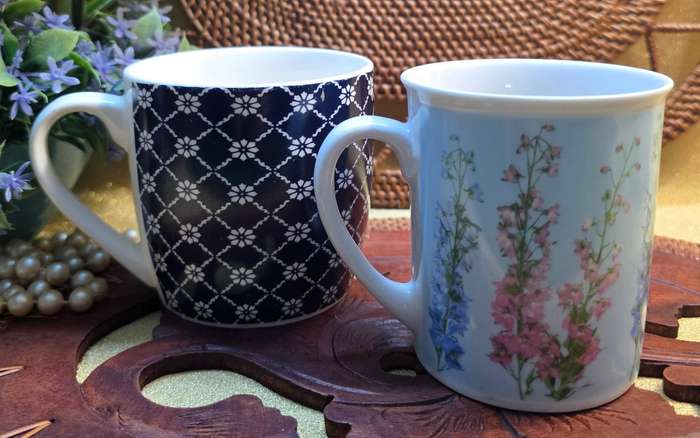 SET OF COFFEE CUPS
