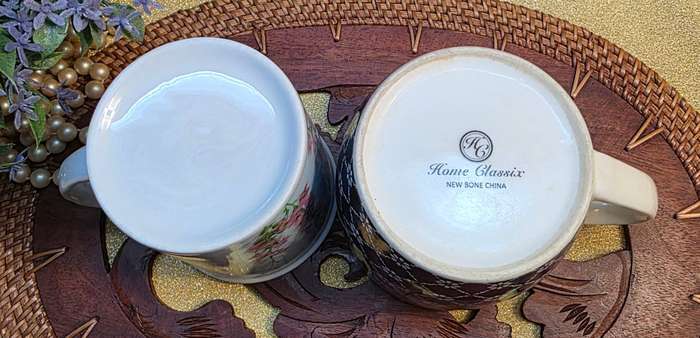 SET OF COFFEE CUPS