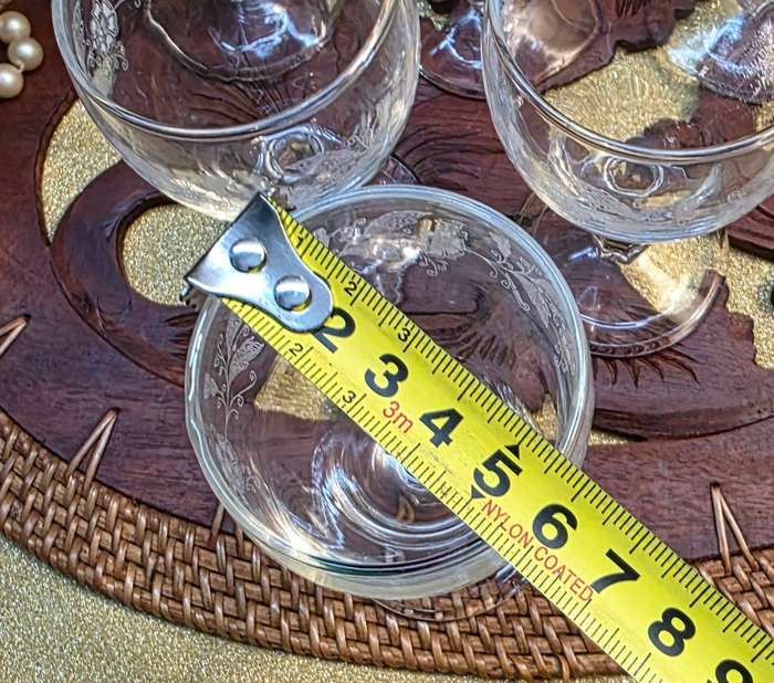 Attractive 19th century in acid-etched 6 Sherry Glasses