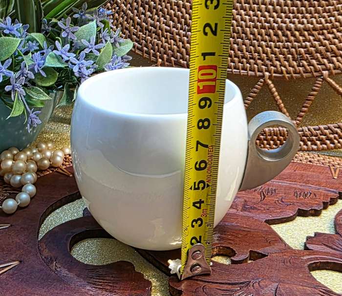 SET OF WHITE COFFEE MAGPPIE MUGS