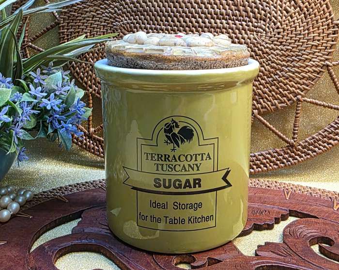 JAR WITH LID