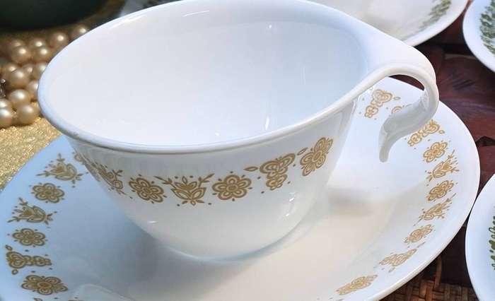 4 Corelle Corning | Vintage Coffee Tea Cups & Saucers |  Mid Century |