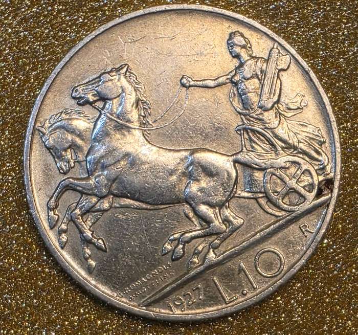1927 Italian Coin  L.10 RE DITALIA VITT. EM. III