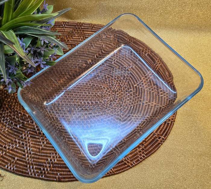 VINTAGE PYREX OVEN BOWL
