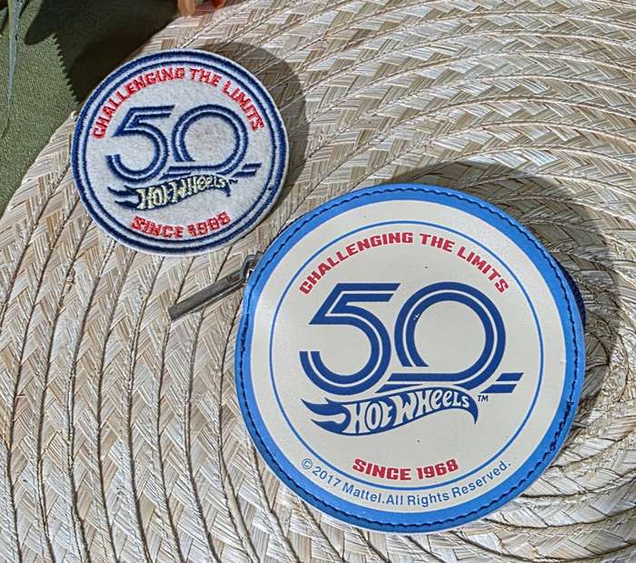 Hot Wheels Badge and Pouch