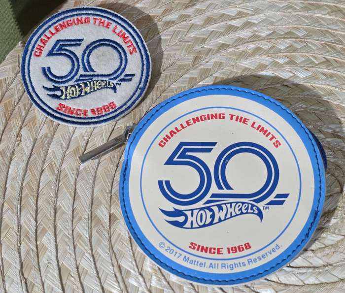 Hot Wheels Badge and Pouch