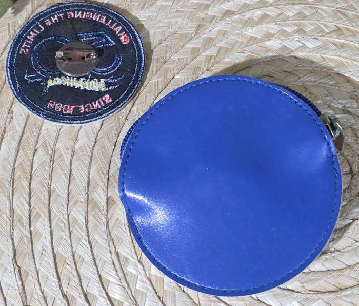 Hot Wheels Badge and Pouch