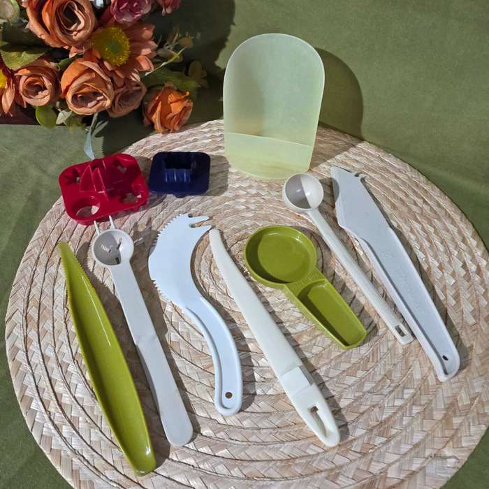 TUPPERWARE VINTAGE UTENSILS
