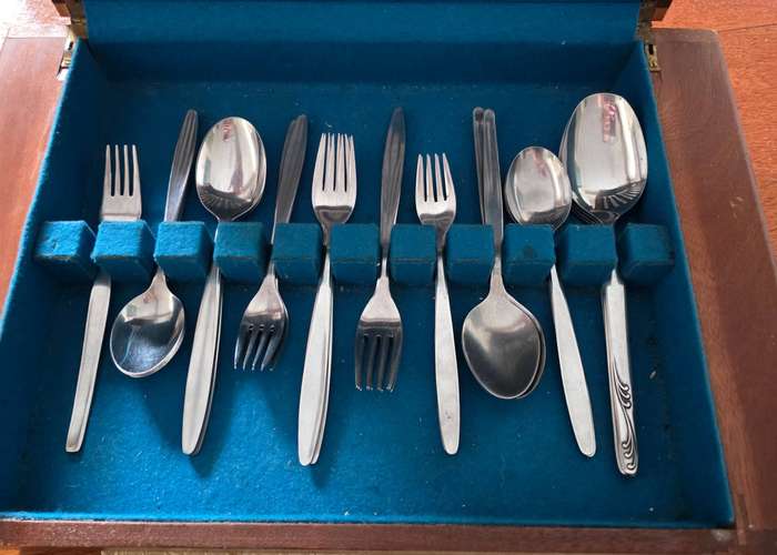 Wooden Cutlery box with Cutlery