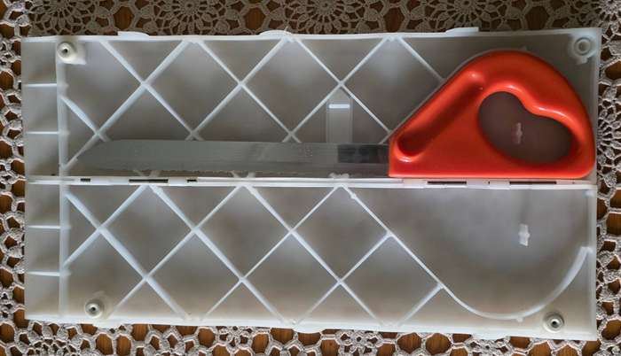 VINTAGE POPEIL BROTHERS, INC. CUTTING BOARD ORANGE HANDLE BREAD