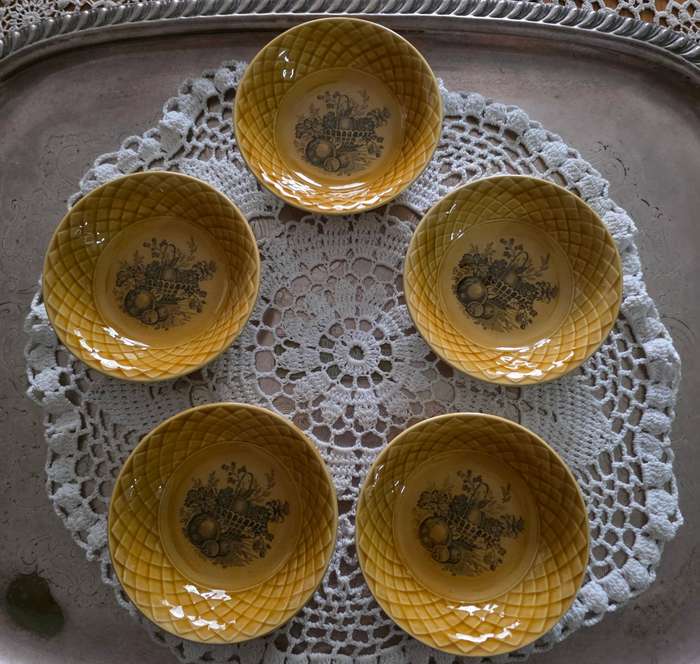 Wedgwood Tunstall  | 5 SMALL BOWLS |