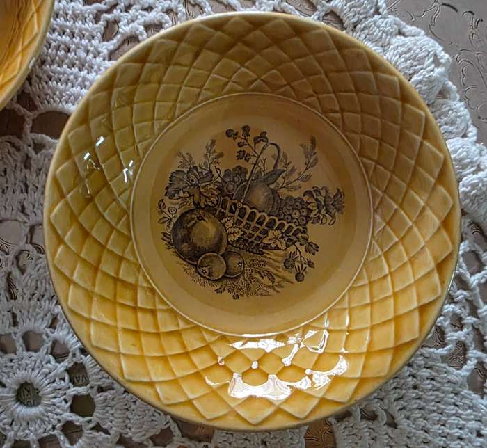 Wedgwood Tunstall  | 5 SMALL BOWLS |