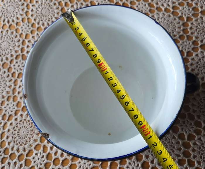 VINTAGE ENAMEL CHAMBER POT