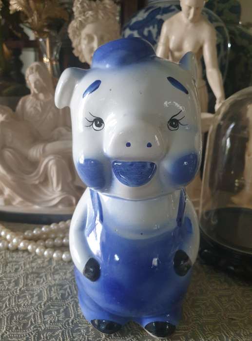 Vintage large ceramic piggy bank, very cute and kitsch